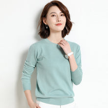 将图片加载到图库查看器,Emphasizing simplicity Ladies Knitted Sweater