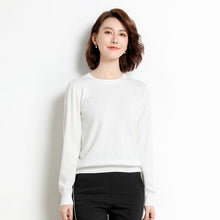 将图片加载到图库查看器,Emphasizing simplicity Ladies Knitted Sweater
