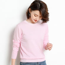 将图片加载到图库查看器,Emphasizing simplicity Ladies Knitted Sweater
