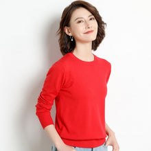 将图片加载到图库查看器,Emphasizing simplicity Ladies Knitted Sweater