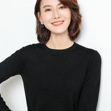 将图片加载到图库查看器,Emphasizing simplicity Ladies Knitted Sweater