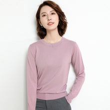 将图片加载到图库查看器,Emphasizing simplicity Ladies Knitted Sweater