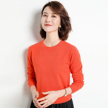 将图片加载到图库查看器,Emphasizing simplicity Ladies Knitted Sweater