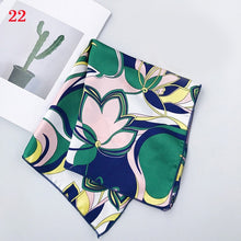 画像をギャラリービューアに読み込む, Fashion Polka Dot Leopard Silk Scarf