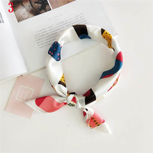 画像をギャラリービューアに読み込む, Fashion Polka Dot Leopard Silk Scarf