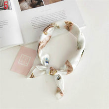 画像をギャラリービューアに読み込む, Fashion Polka Dot Leopard Silk Scarf