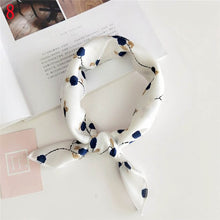 画像をギャラリービューアに読み込む, Fashion Polka Dot Leopard Silk Scarf
