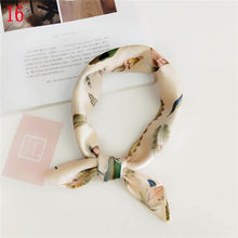 画像をギャラリービューアに読み込む, Fashion Polka Dot Leopard Silk Scarf