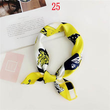 画像をギャラリービューアに読み込む, Fashion Polka Dot Leopard Silk Scarf