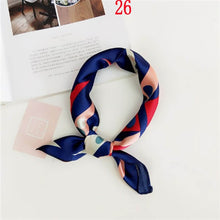 画像をギャラリービューアに読み込む, Fashion Polka Dot Leopard Silk Scarf