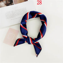 画像をギャラリービューアに読み込む, Fashion Polka Dot Leopard Silk Scarf