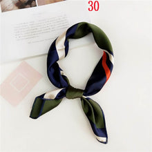 画像をギャラリービューアに読み込む, Fashion Polka Dot Leopard Silk Scarf