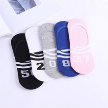将图片加载到图库查看器,Cute Harajuku Animal Socks