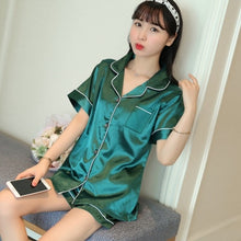 将图片加载到图库查看器,Indulge in luxurious comfort Faux Silk Pajama Sets