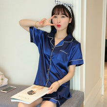 将图片加载到图库查看器,Indulge in luxurious comfort Faux Silk Pajama Sets