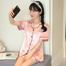 将图片加载到图库查看器,Indulge in luxurious comfort Faux Silk Pajama Sets