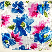 Kép betöltése a galériamegjelenítőbe: New 50*50 Elegant Spring Printed Silk Scarf
