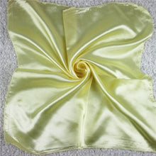 Kép betöltése a galériamegjelenítőbe: New 50*50 Elegant Spring Printed Silk Scarf
