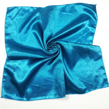 Kép betöltése a galériamegjelenítőbe: New 50*50 Elegant Spring Printed Silk Scarf
