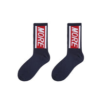 Kép betöltése a galériamegjelenítőbe: Black White Cotton Socks AB Side Don&#39;t Follow Me I&#39;m Lost Creative Unisex Socks
