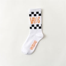 Kép betöltése a galériamegjelenítőbe: Black White Cotton Socks AB Side Don&#39;t Follow Me I&#39;m Lost Creative Unisex Socks
