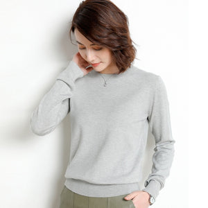 Emphasizing simplicity Ladies Knitted Sweater