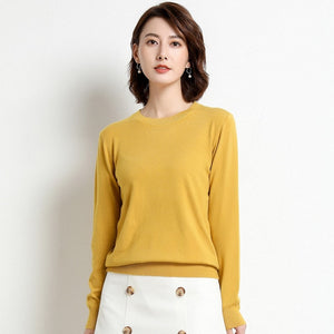 Emphasizing simplicity Ladies Knitted Sweater