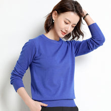 Cargar imagen en el visor de la galería, Emphasizing simplicity Ladies Knitted Sweater
