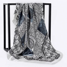 Kép betöltése a galériamegjelenítőbe: Women Fashion Print Silk Satin Scarf
