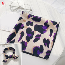 将图片加载到图库查看器，Fashion Polka Dot Leopard Silk Scarf
