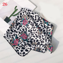 将图片加载到图库查看器，Fashion Polka Dot Leopard Silk Scarf
