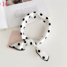 将图片加载到图库查看器，Fashion Polka Dot Leopard Silk Scarf
