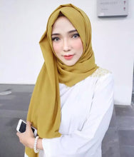 Kép betöltése a galériamegjelenítőbe: Women Plain Bubble Chiffon Hijab Scarf Head Wraps
