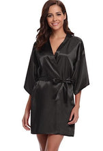 Kép betöltése a galériamegjelenítőbe: A sophisticated and alluring look Silk Bathrobe
