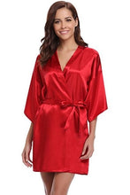 Kép betöltése a galériamegjelenítőbe: A sophisticated and alluring look Silk Bathrobe
