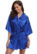 Kép betöltése a galériamegjelenítőbe: A sophisticated and alluring look Silk Bathrobe
