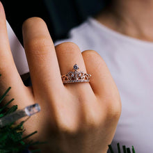 Kép betöltése a galériamegjelenítőbe: Crown Rings
