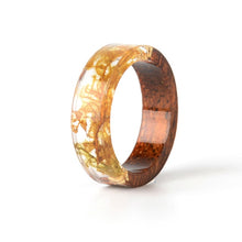 Kép betöltése a galériamegjelenítőbe: Handmade Wood Resin Ring
