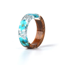 Kép betöltése a galériamegjelenítőbe: Handmade Wood Resin Ring
